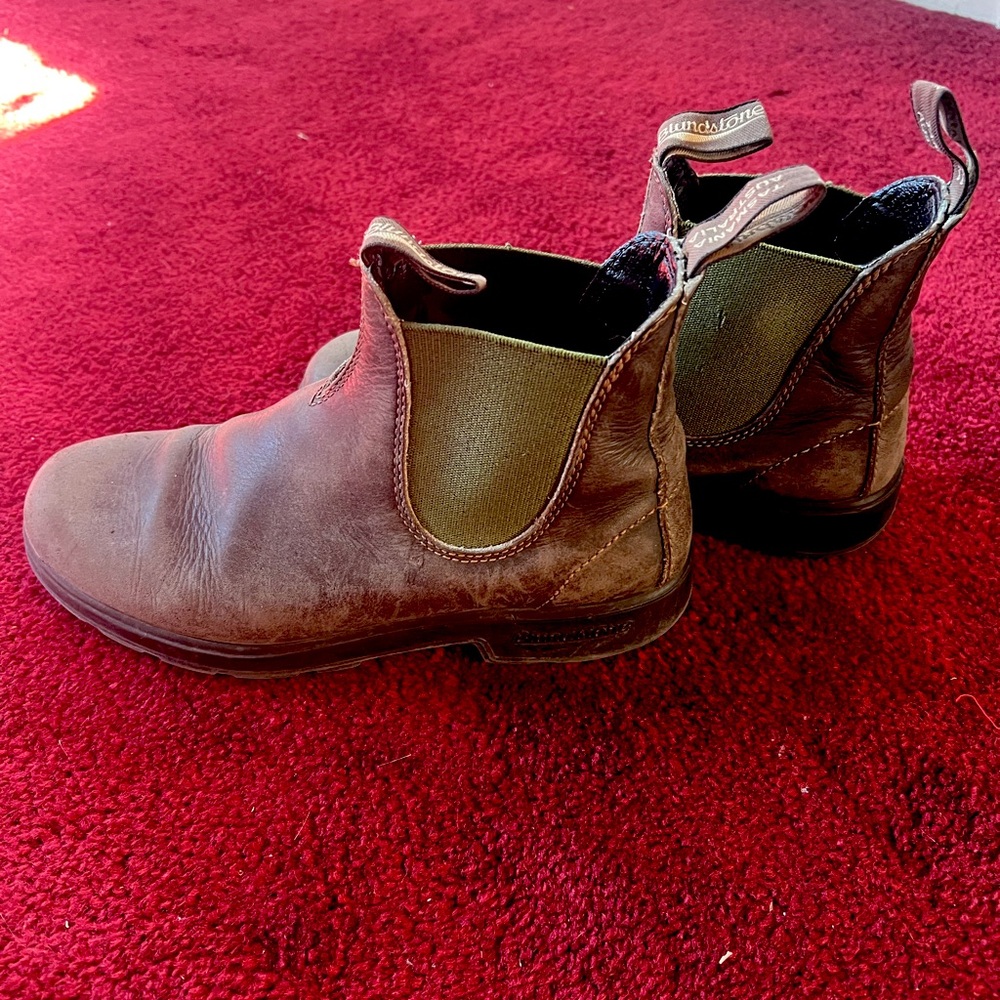 Blundstone Women’s Chelsea Boots sz 8.5